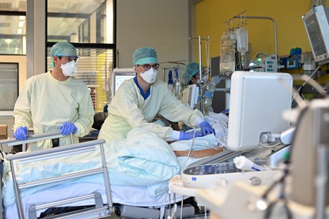 Le COVID-19 est loin d être terminée , avertit le directeur général de l OMS